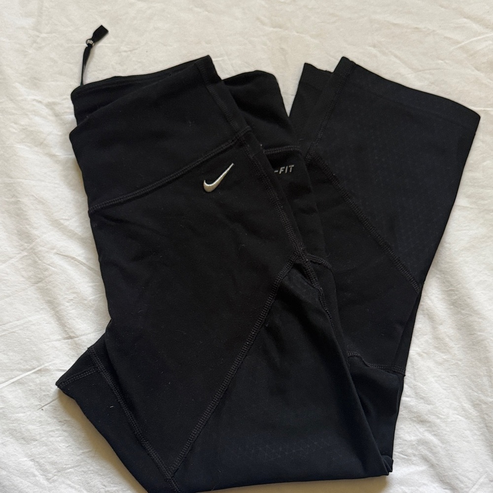 Nike Black Performance 3/4 length Leggings
